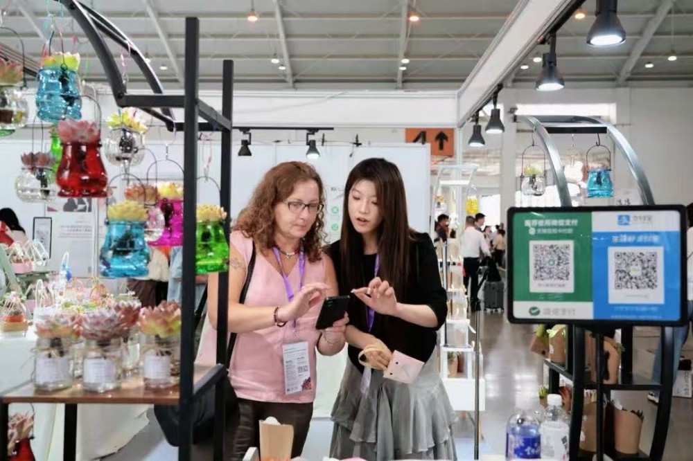 官渡区组团参加昆明花展 外商点赞“云南品质”